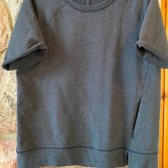 LuLu Lemon Short Sleeve Sweatshirt ✨Classic✨ - Picture 2 of 8